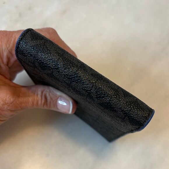 Michael Kors Cooper Signature Logo Billfold Wallet - Picture 10 of 16